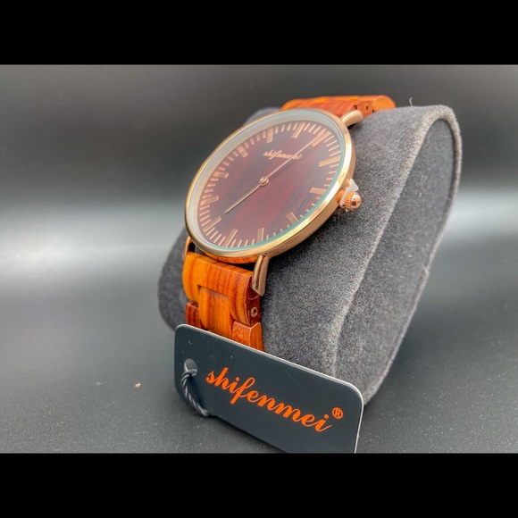 Handcrafted wooden watch - Picture 3 of 3